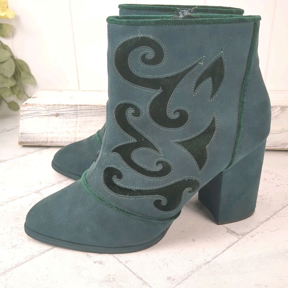 Cloudwalkers Dark Teal Green Broome Ankle Booties with Velvet Inset Size 9.5W